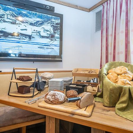 Panorama Hotel Guggenbichl: Alpine Views & Spa Access Kaprun Exterior photo