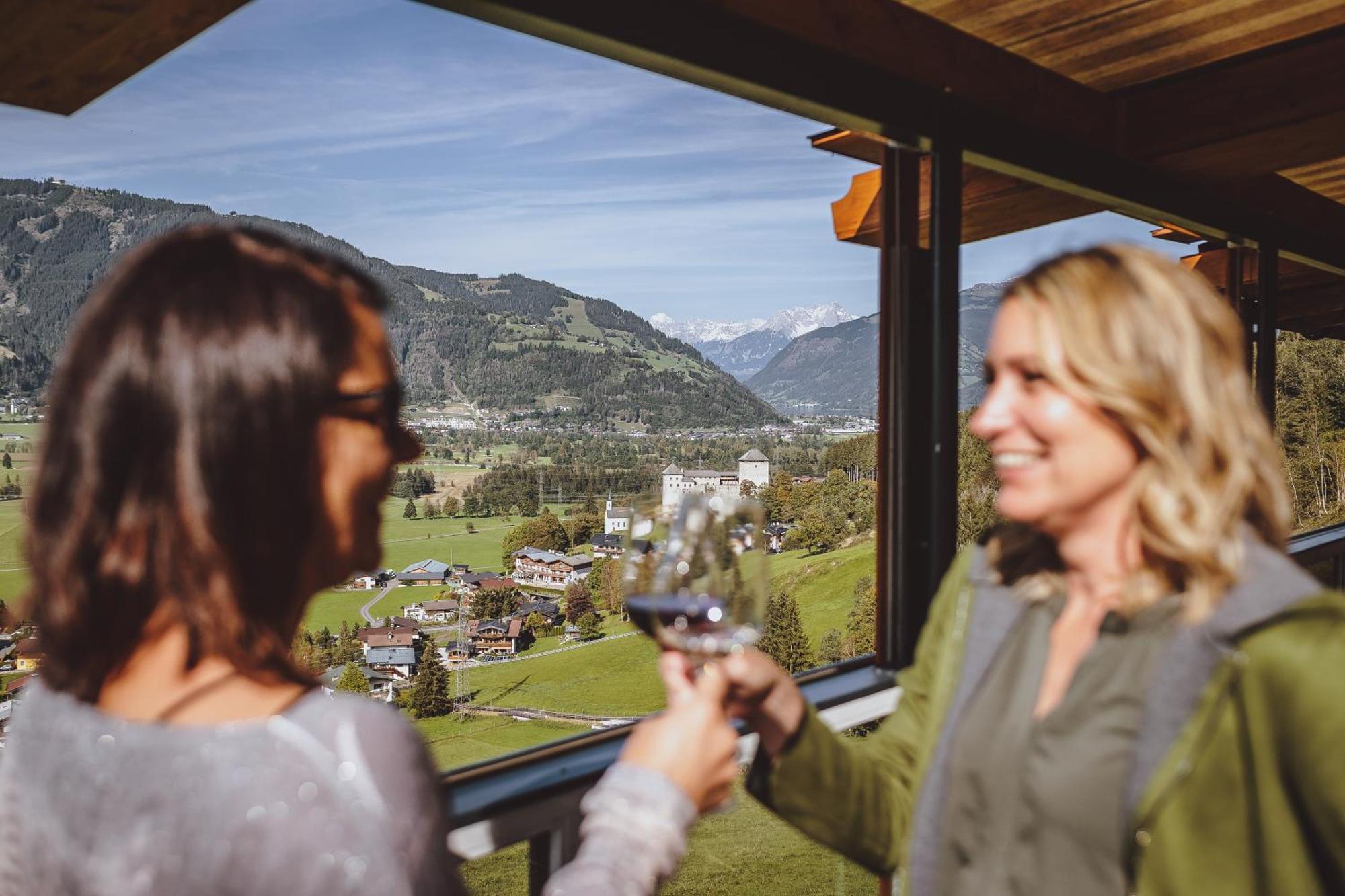 Panorama Hotel Guggenbichl: Alpine Views & Spa Access Kaprun Exterior photo