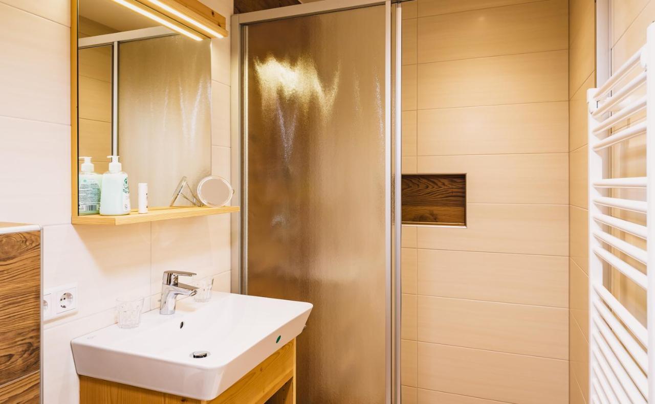 Panorama Hotel Guggenbichl: Alpine Views & Spa Access Kaprun Exterior photo